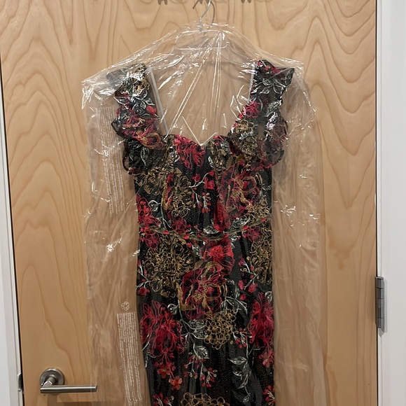 NWT Marchesa Notte Floral-embroidered side-slit gown - Picture 4 of 7